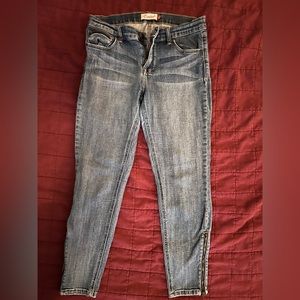 Medium wash skinny jeans